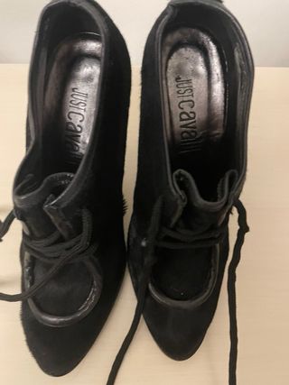 Botines de pelo de jabalí negros