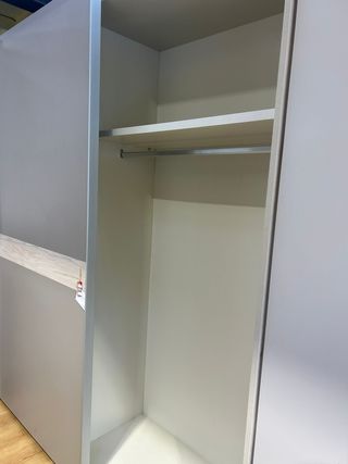 ARMARIO DE PUERTAS CORREDERAS