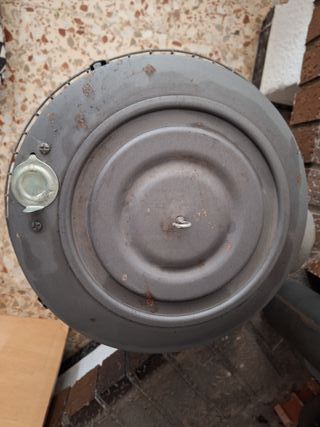 Estufa de leña metálica