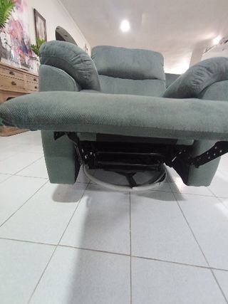 Sofá reclinable gris tela