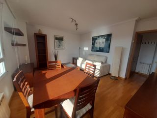 Salón completo de madera maciza, de la casa Roizo.