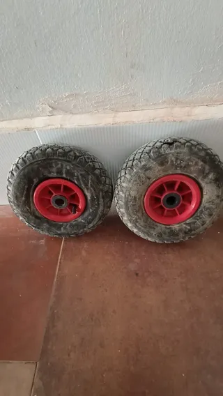 2 Ruedas con llanta roja