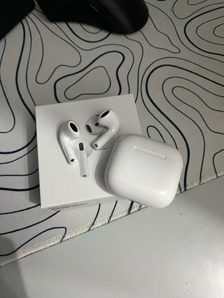 Airpods 4 con cancelación de ruido