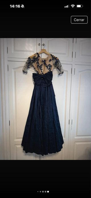 Elegante vestido de gala negro