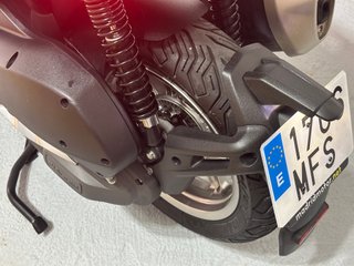 PIAGGIO BEVERLY 300 HPE