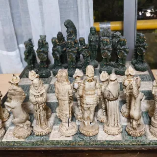 Ajedrez antiguo de resina