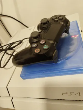 Consola PS4 Pro Blanca + Mando