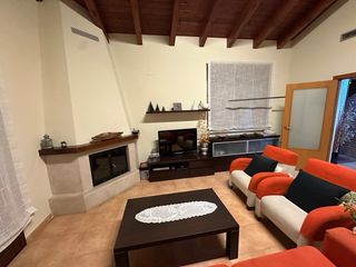 Último conjunto completo de salón y comedor