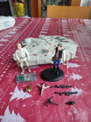 Star Wars: Halcón Milenario + Figuras Han y Luke