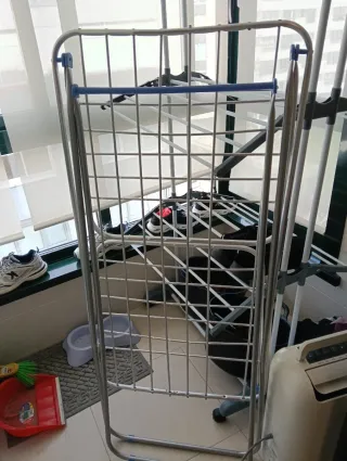 Tendedero Plegable Metálico. Por mudanza.No hago e