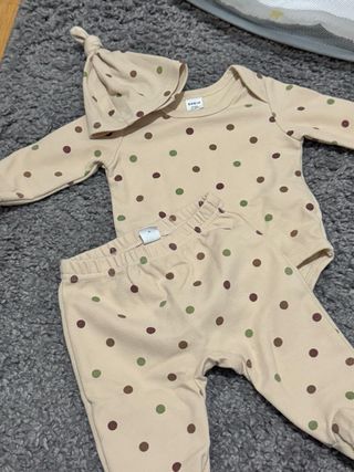 Set neonato: body, pantaloni e cappello pois 1-3 m