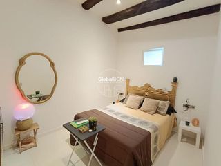 Piso en venta en El Raval en Barcelona