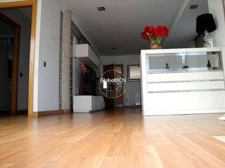 Piso en venta en El Raval en Barcelona