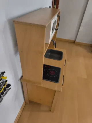 Cocina infantil de madera