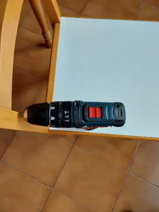 TALADRO BOSCH PERCUTOR 12V