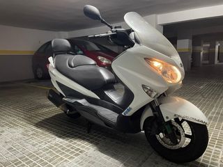 Suzuki Burgman 200