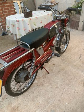 Mobylette Campera Roja