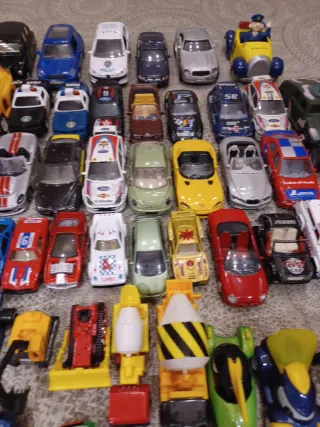 Lote de 13 coches Burago, helicópteros de juguete