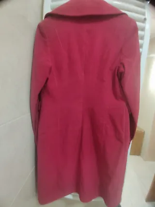 Abrigo Guess Fucsia 3/4 Botones Dorados
