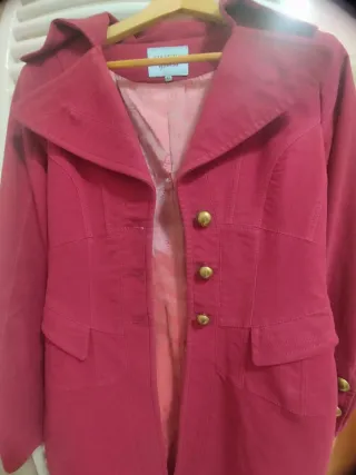 Abrigo Guess Fucsia 3/4 Botones Dorados