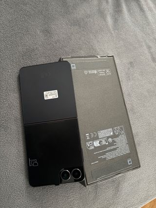 Samsung Galaxy Z Flip 7 Negro Nuevo NEGOCIABLE