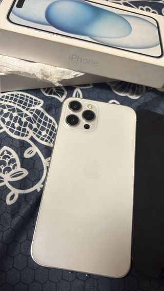 iPhone 12 Pro Max para reparar. no enciende. 100€