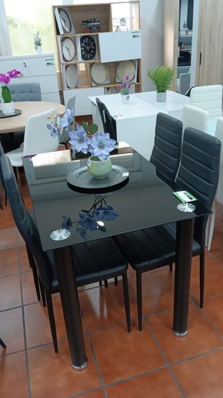 Mesa Comedor Cristal Negro + 4 Sillas