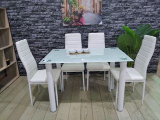 Mesa Comedor Cristal Negro + 4 Sillas
