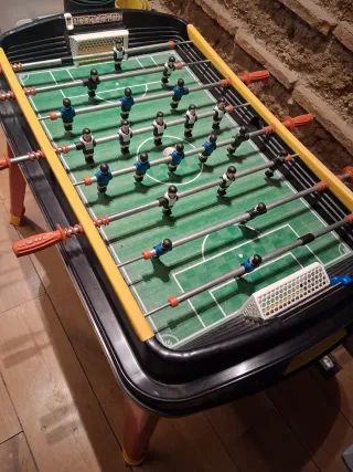 SUPER OFERTA, FUTBOLIN DE CASI UN METRO DE ALTURA