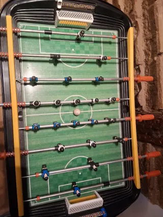 SUPER OFERTA, FUTBOLIN DE CASI UN METRO DE ALTURA