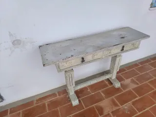 Mesa recibidor madera blanca y gris