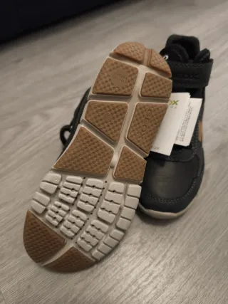 Zapatos Geox Niños Negro/Gris. SIN USAR.