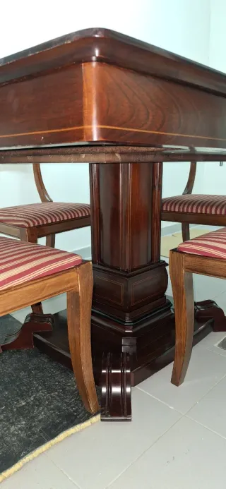 Mesa comedor madera caoba + 6 sillas