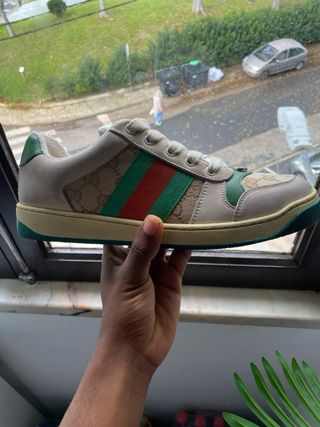 Tênis Gucci bege e verde