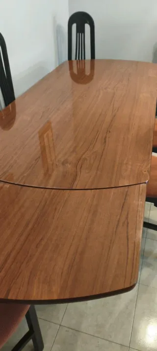 Mesa de comedor y 6 sillas