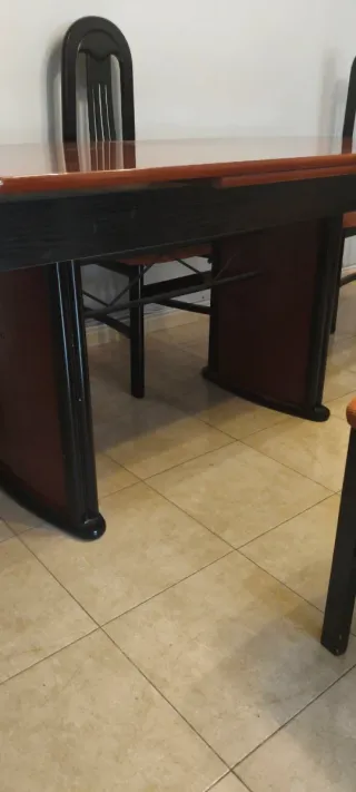 Mesa de comedor y 6 sillas