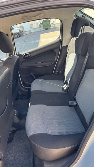 Vendo PEUGEOT 206 XLINE. 1.4. 5P. 93695KM.