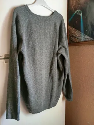 Jersey Gris Cuello Pico