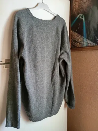 Jersey Gris Cuello Pico