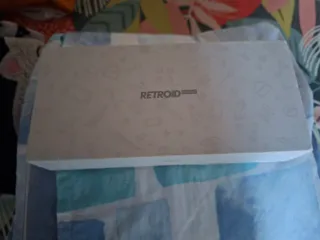 Retroid Pocket 5 Negra + SD512 + Grip funda