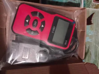 Escáner OBD II V100 Newest Modelo 2025