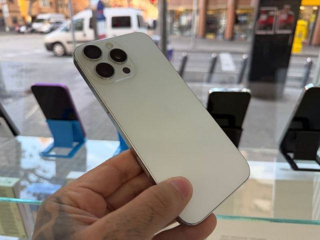 iPhone 16 Pro Max 512GB 100% bateria semi novo