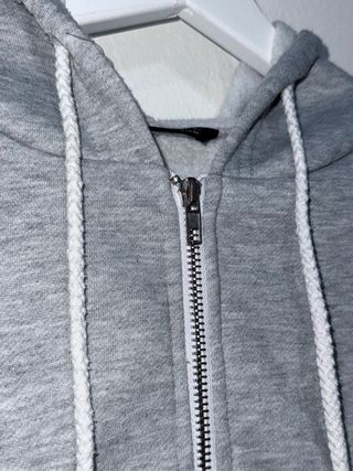Giubbotto sportivo grigio con cerniera