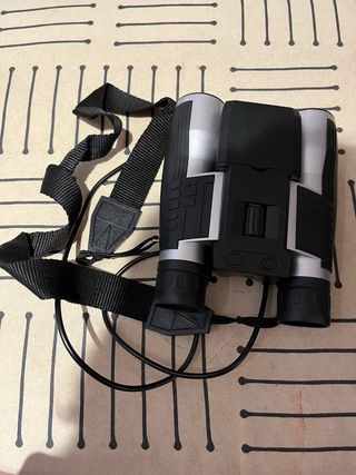 Prismáticos con cámara de video y fotos