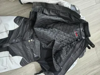 Mono de moto Goyamoto