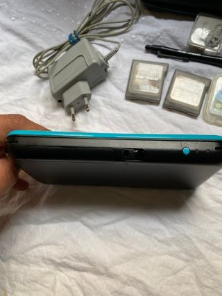 Nintendo 2DS XL Nero/Blu + Accessori