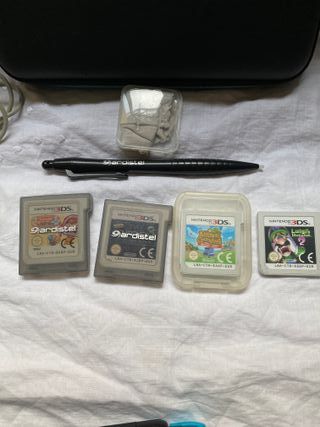 Nintendo 2DS XL Nero/Blu + Accessori