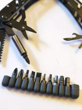 Herramienta multiusos profesional campo