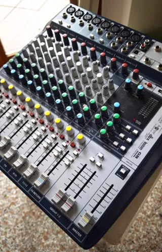 Soundcraft Signature 12 Mixer - Come Nuovo