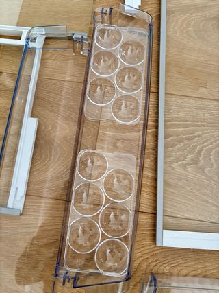 Cajones y baldas nevera Balay